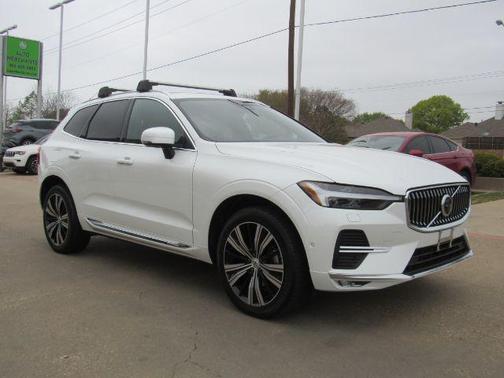 2023 Volvo XC60 B5 Plus Bright Theme