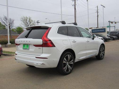 2023 Volvo XC60 B5 Plus Bright Theme