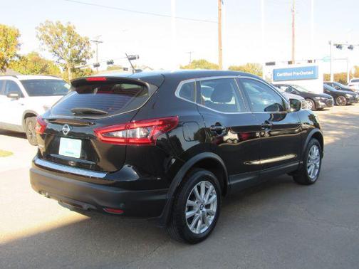 2022 Nissan Rogue Sport S