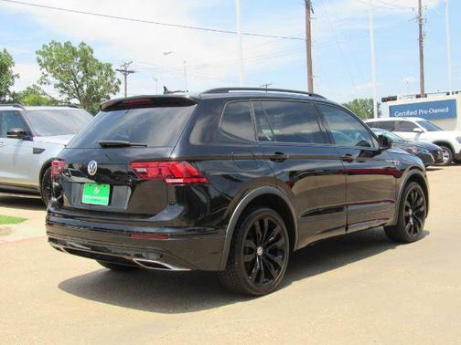 2021 Volkswagen Tiguan 2.0T SE R-Line Black