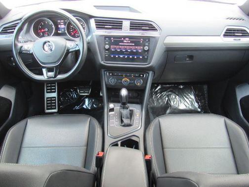2021 Volkswagen Tiguan 2.0T SE R-Line Black