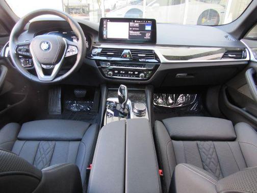 Black Sapphire Metallic 2023 BMW 530e Base