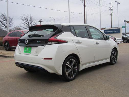 2022 Nissan Leaf SV 40 kWh