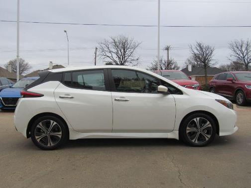 2022 Nissan Leaf SV 40 kWh