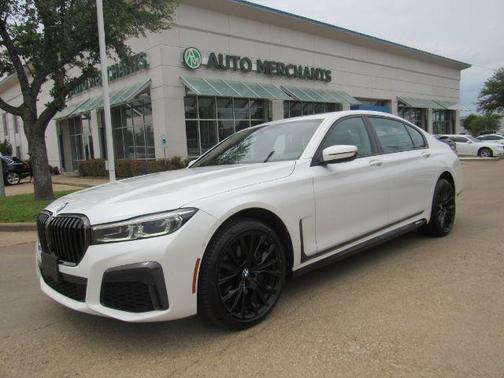 2022 BMW 740 i