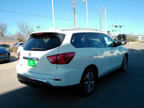 2019 Nissan Pathfinder S