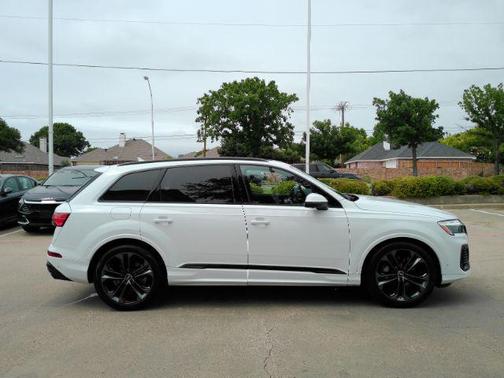 Glacier White Metallic 2025 Audi Q7 55 Prestige