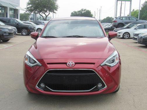 2020 Toyota Yaris Sedan XLE