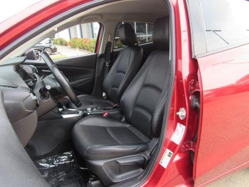 2020 Toyota Yaris Sedan XLE