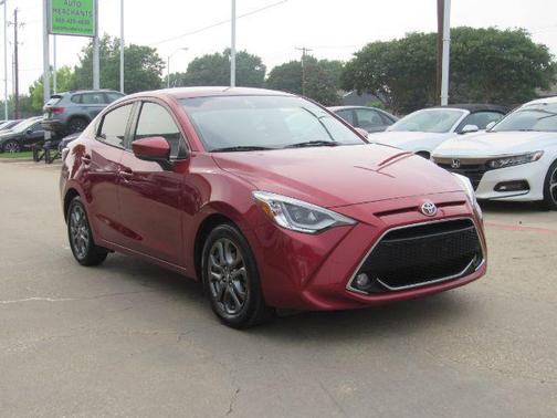 2020 Toyota Yaris Sedan XLE