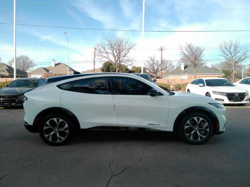 2021 Ford Mustang Mach-E Premium