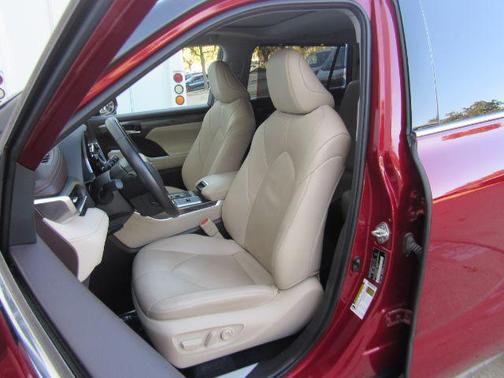 2022 Toyota Highlander Limited