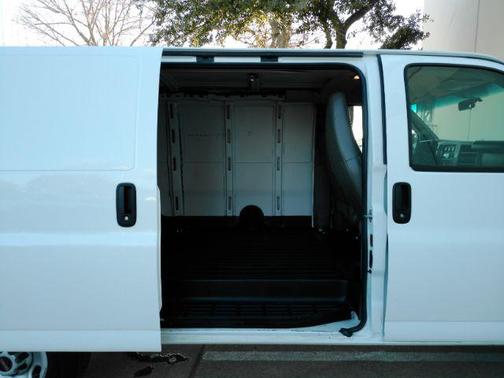 2023 GMC Savana 2500 Work Van