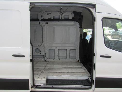 2022 Ford Transit-250 Base