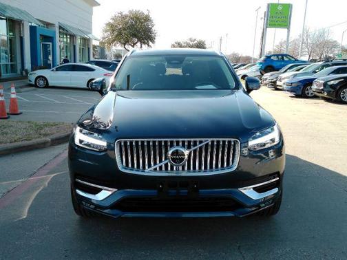 2025 Volvo XC90 B6 Plus 7-Seater