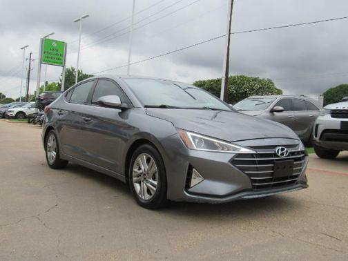 2019 Hyundai ELANTRA SEL