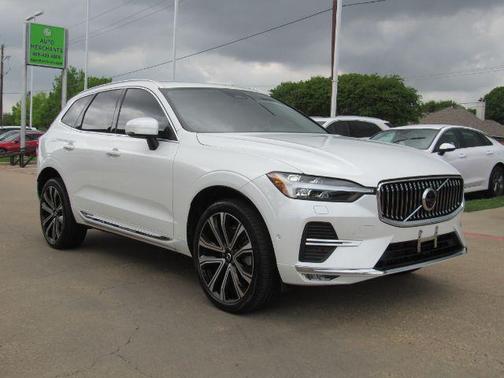 2023 Volvo XC60 B5 Ultimate Bright Theme
