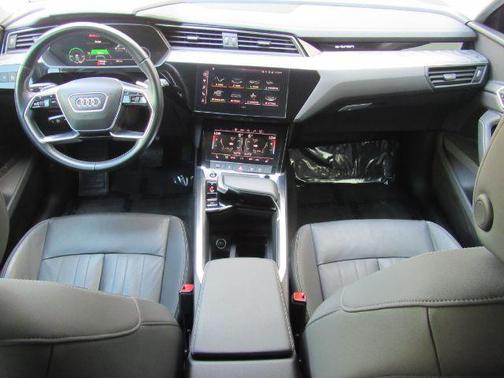 2021 Audi e-tron Premium