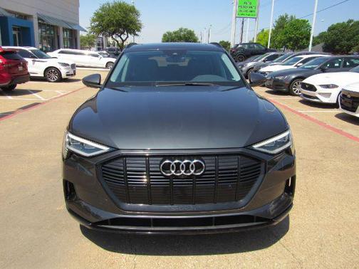 2021 Audi e-tron Premium