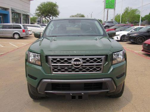 2022 Nissan Frontier SV