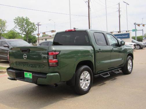 2022 Nissan Frontier SV