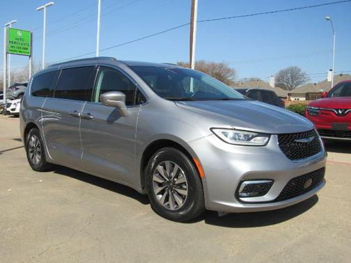 2021 Chrysler Pacifica Hybrid Touring L