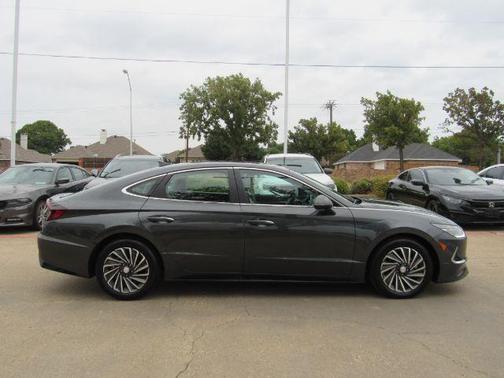 2023 Hyundai SONATA Hybrid SE