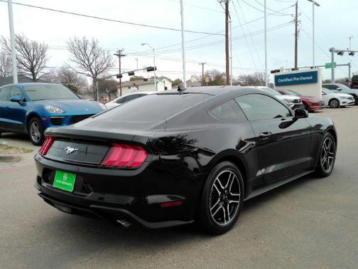 2022 Ford Mustang EcoBoost