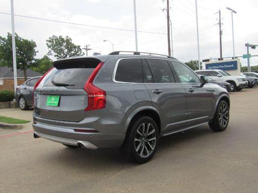 2018 Volvo XC90 T5 Momentum