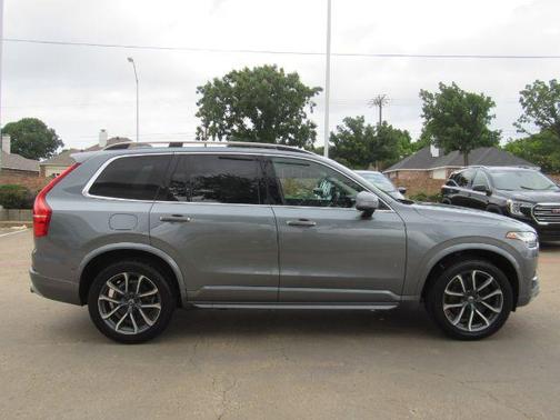 2018 Volvo XC90 T5 Momentum