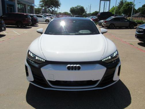 2024 Audi e-tron GT Premium Plus quattro