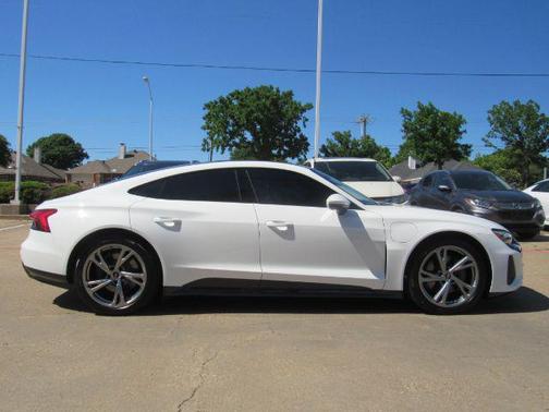 2024 Audi e-tron GT Premium Plus quattro