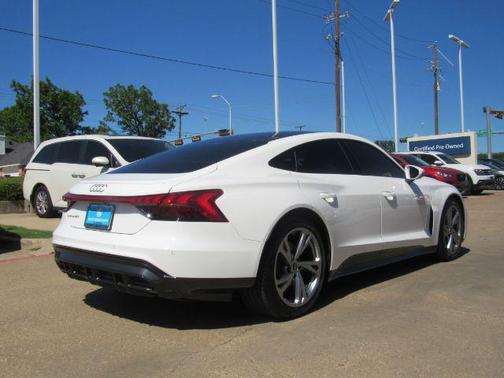 2024 Audi e-tron GT Premium Plus quattro