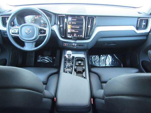 2020 Volvo XC60 Recharge Plug-In Hybrid T8 Inscription
