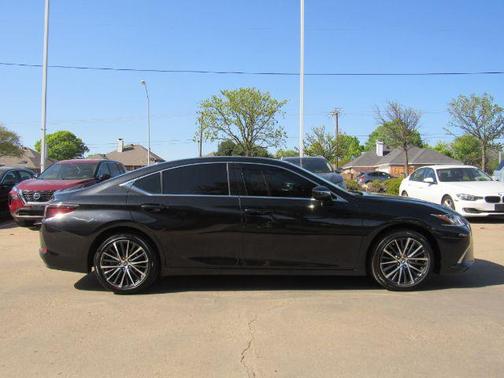 2022 Lexus ES 350 Base