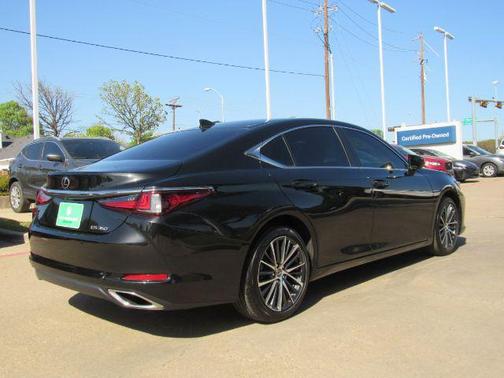 2022 Lexus ES 350 Base