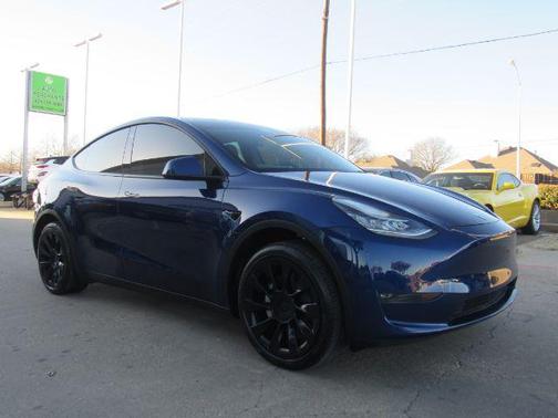 2022 Tesla Model Y Long Range Dual Motor All-Wheel Drive