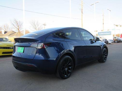 2022 Tesla Model Y Long Range Dual Motor All-Wheel Drive