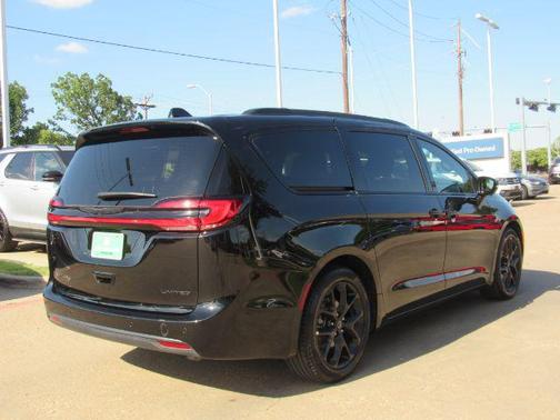 2025 Chrysler Pacifica Limited