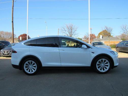 2021 Tesla Model X Long Range Plus Dual Motor All-Wheel Drive