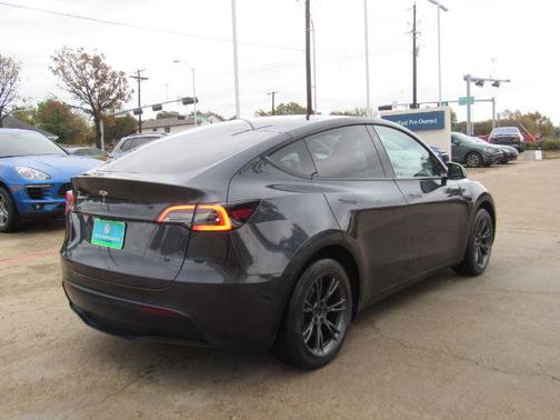2024 Tesla Model Y RWD