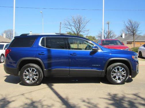 2023 GMC Acadia AWD SLT