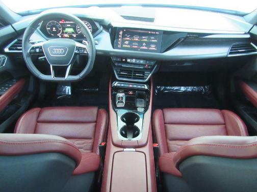 2023 Audi e-tron GT Prestige quattro