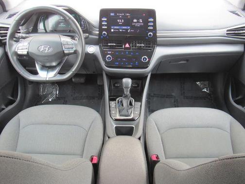 2022 Hyundai IONIQ Hybrid SE