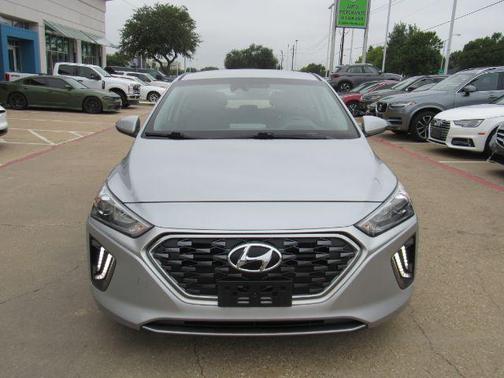 2022 Hyundai IONIQ Hybrid SE