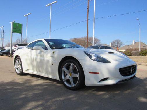 2011 Ferrari California Base