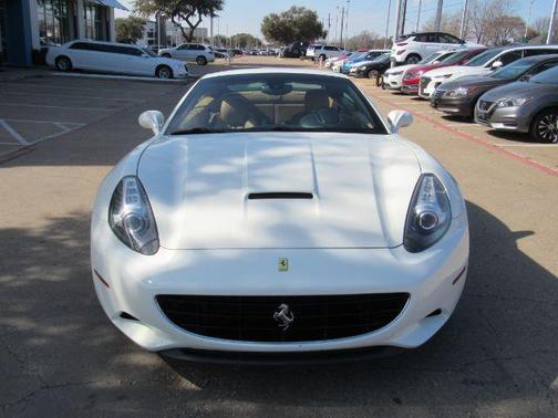 2011 Ferrari California Base