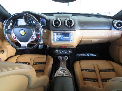2011 Ferrari California Base
