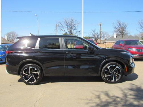 2024 Mitsubishi Outlander SE Black Edition