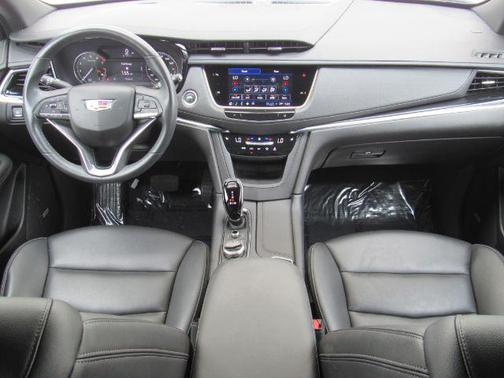 2023 Cadillac XT6 Luxury FWD